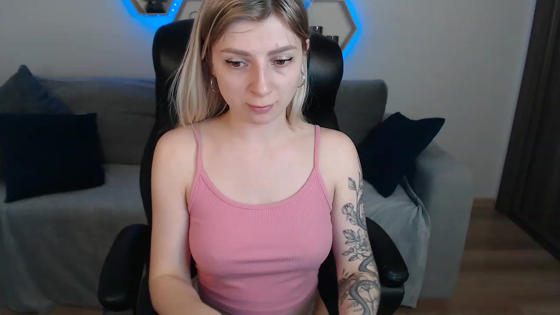 Gallery image thumbnail from NanaFox's myfreecams stream on, 05/24/2023, 13:55 image 10 of 20