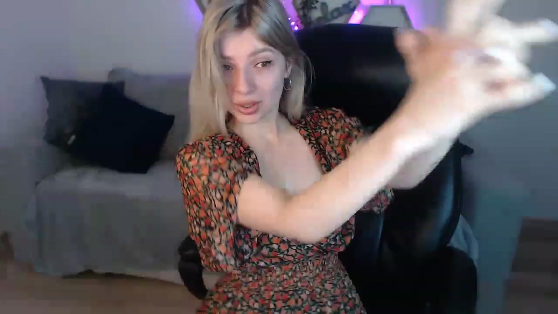 Gallery image thumbnail from NanaFox's myfreecams stream on, 05/27/2023, 09:57 image 3 of 20