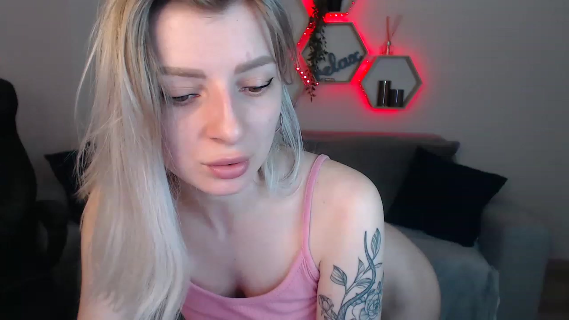 Gallery image thumbnail from NanaFox's myfreecams stream on, 06/02/2023, 08:57 image 15 of 20