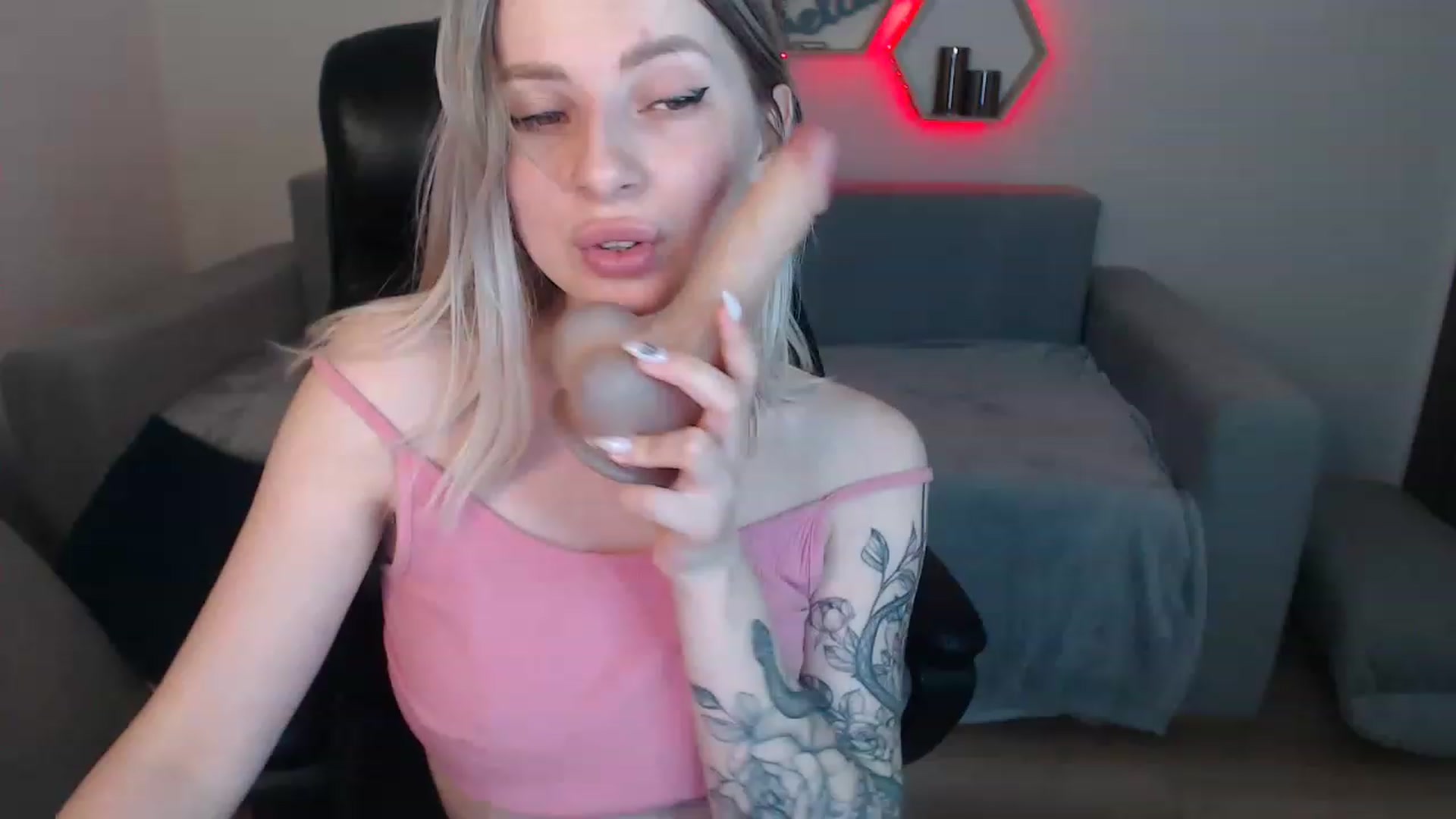 Gallery image thumbnail from NanaFox's myfreecams stream on, 06/02/2023, 11:19 image 13 of 20