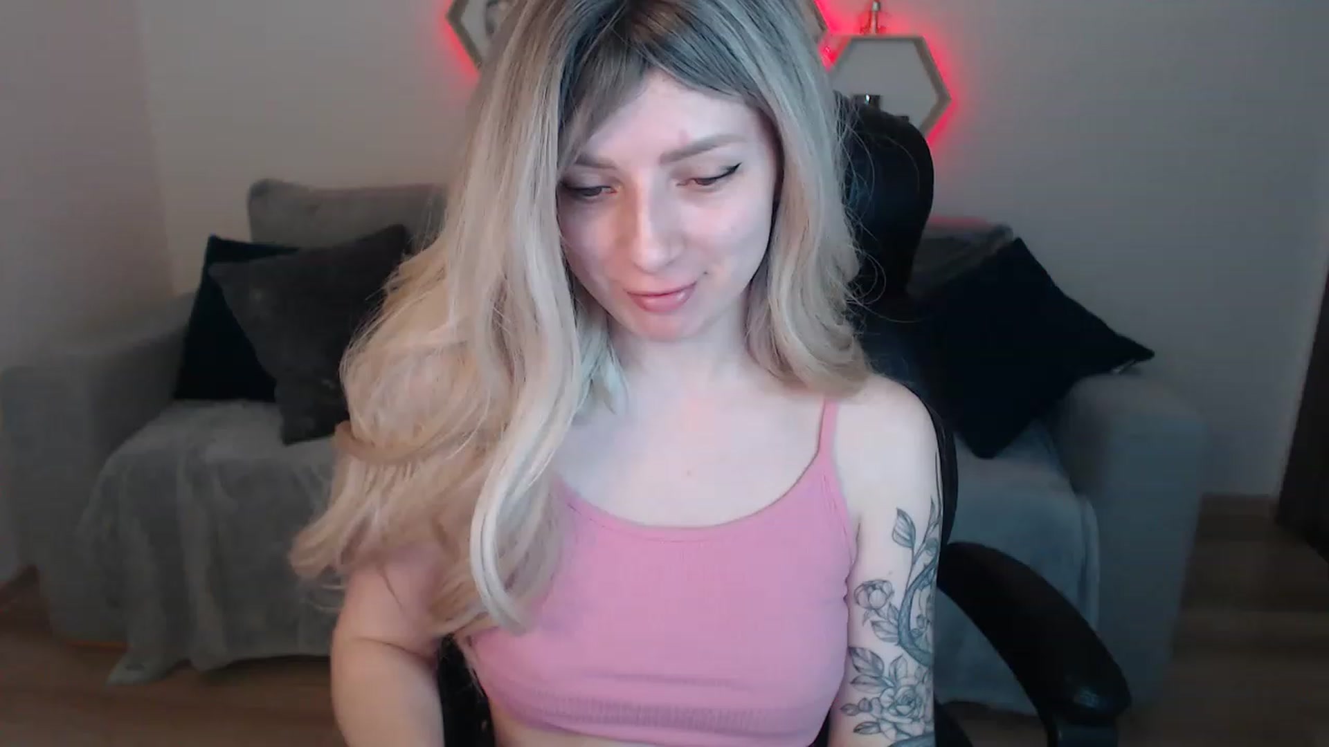 Gallery image thumbnail from NanaFox's myfreecams stream on, 06/02/2023, 12:03 image 1 of 20