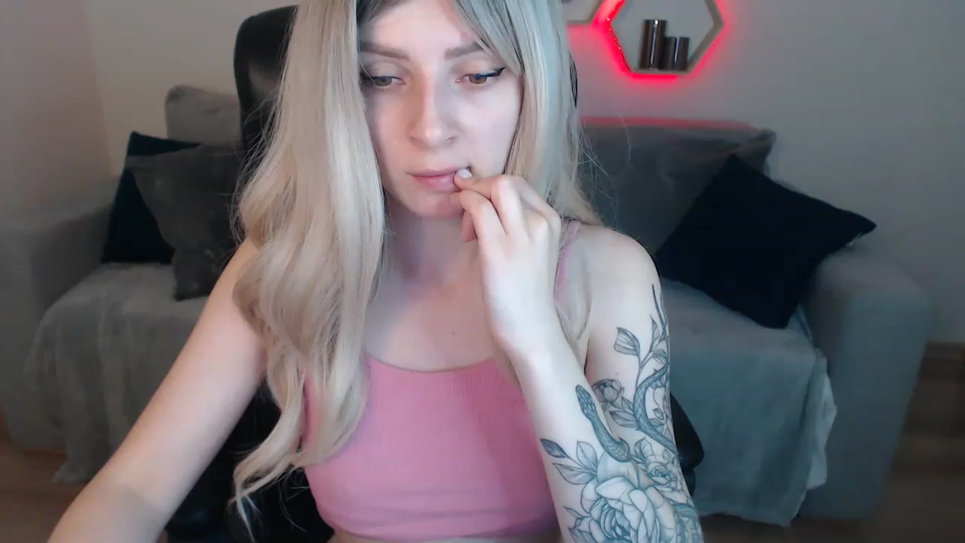 Gallery image thumbnail from NanaFox's myfreecams stream on, 06/02/2023, 12:57 image 16 of 20
