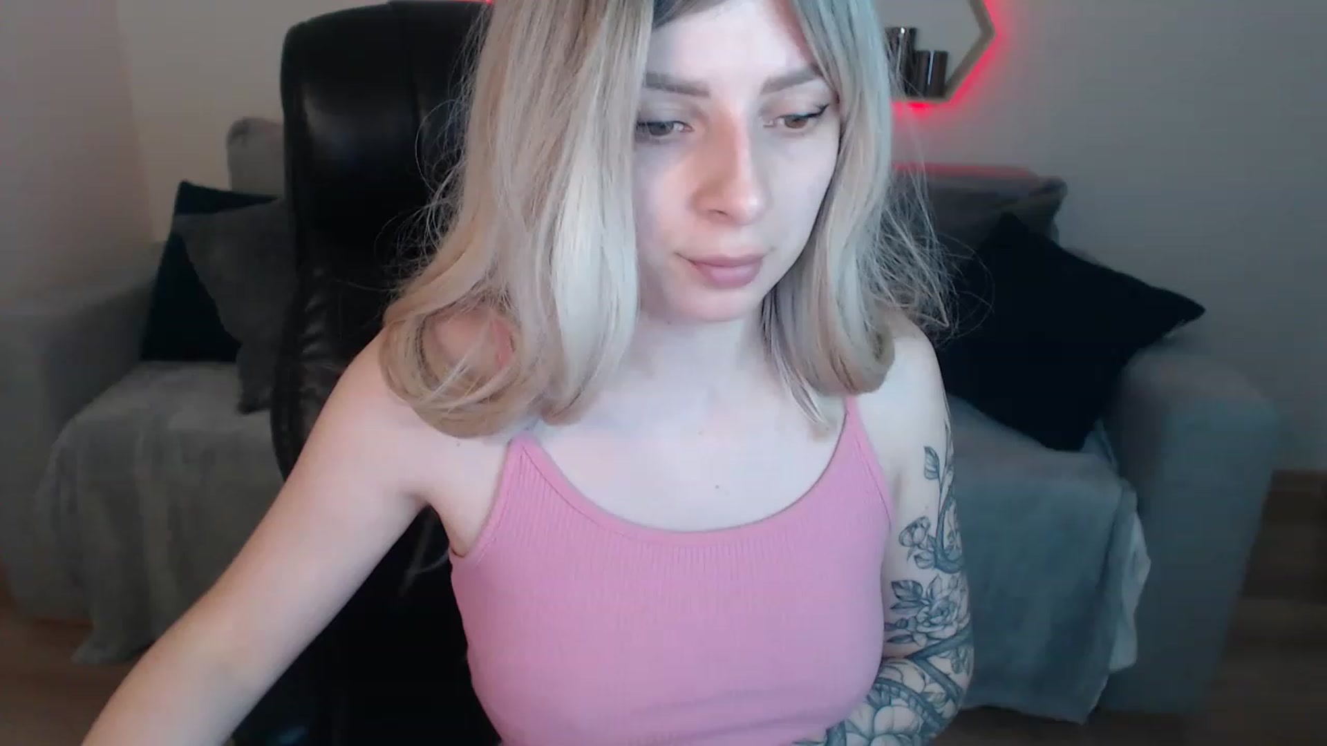 Gallery image thumbnail from NanaFox's myfreecams stream on, 06/02/2023, 12:57 image 10 of 20