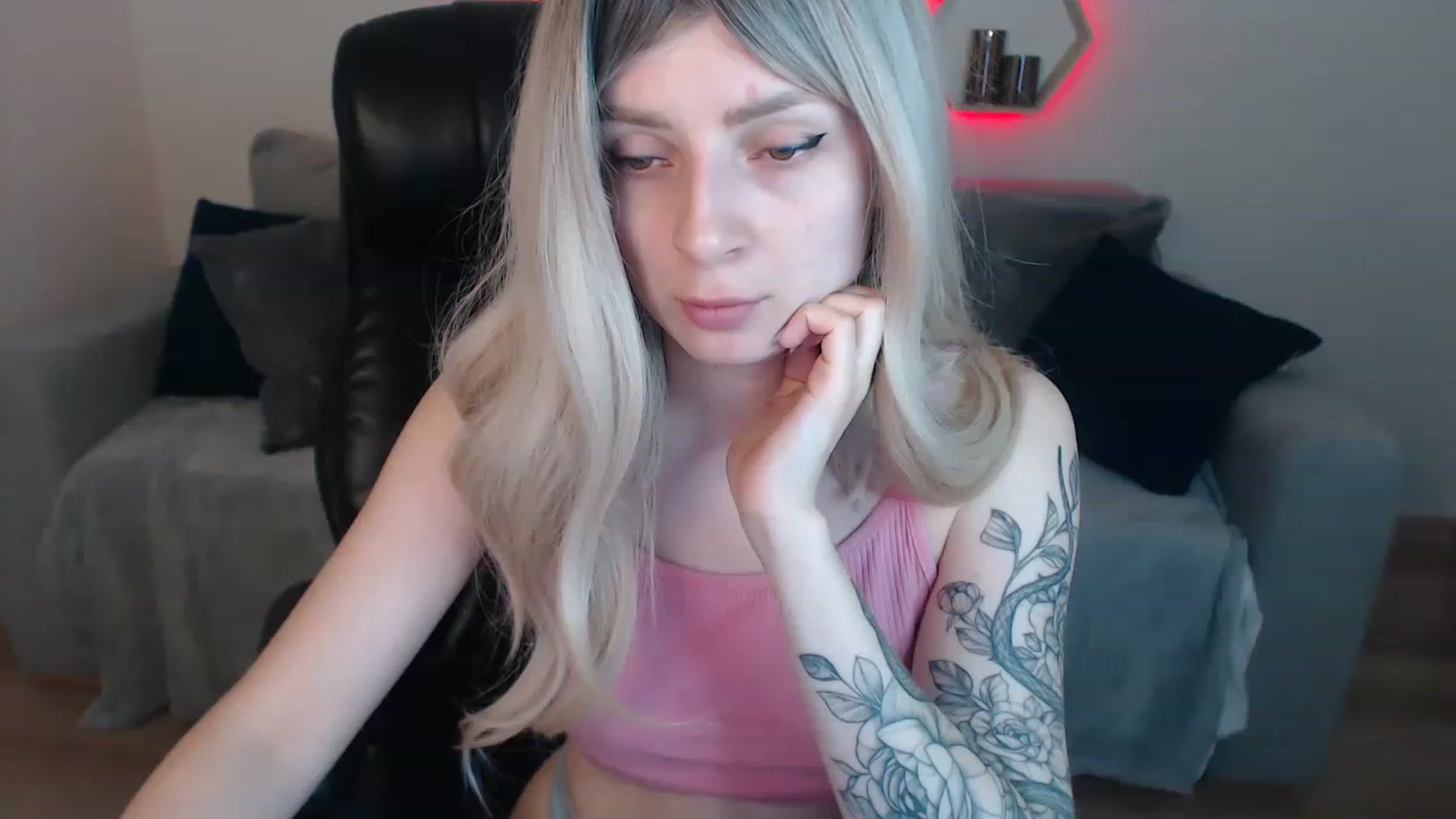 Gallery image thumbnail from NanaFox's myfreecams stream on, 06/02/2023, 12:57 image 20 of 20