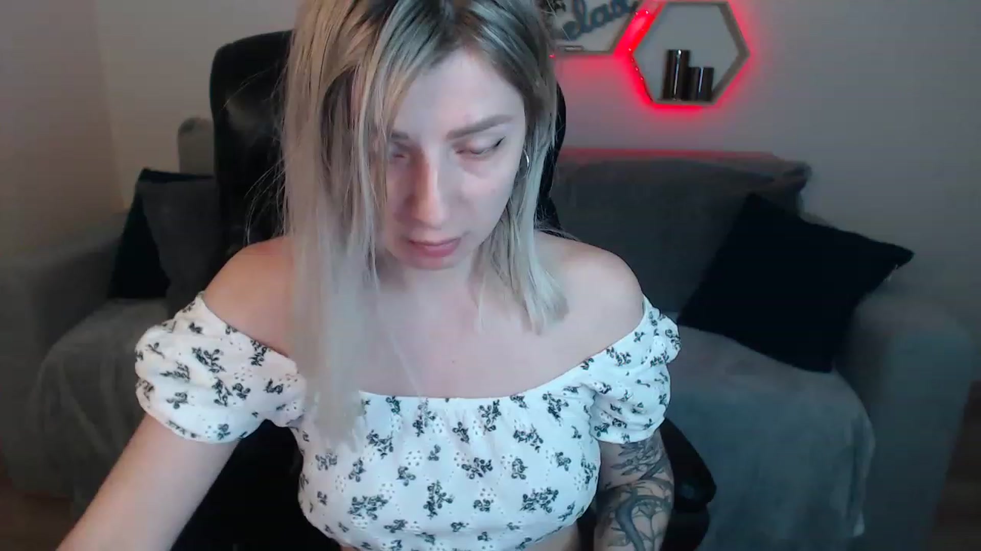 Gallery image thumbnail from NanaFox's myfreecams stream on, 06/03/2023, 09:46 image 18 of 20