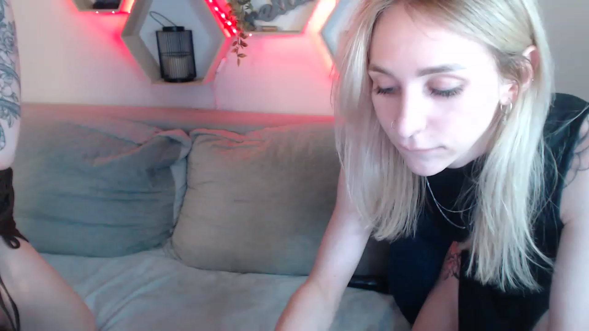 Gallery image thumbnail from NanaFox's myfreecams stream on, 06/07/2023, 13:49 image 13 of 20