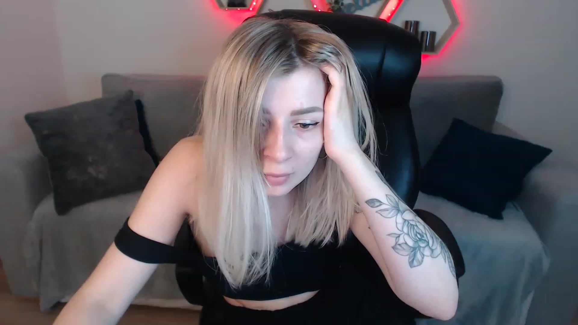 Gallery image thumbnail from NanaFox's myfreecams stream on, 06/10/2023, 09:09 image 20 of 20