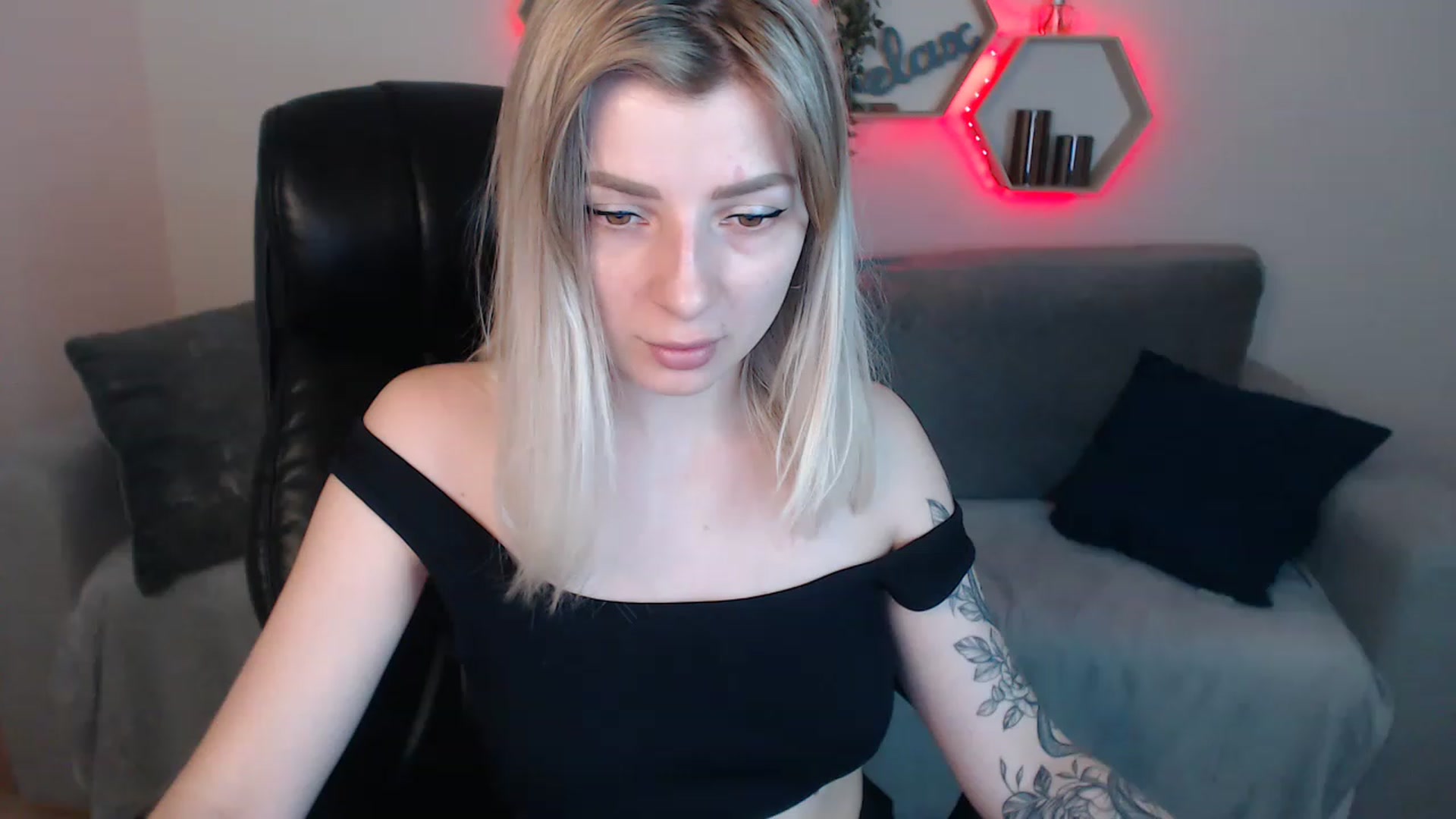 Gallery image thumbnail from NanaFox's myfreecams stream on, 06/10/2023, 09:09 image 15 of 20