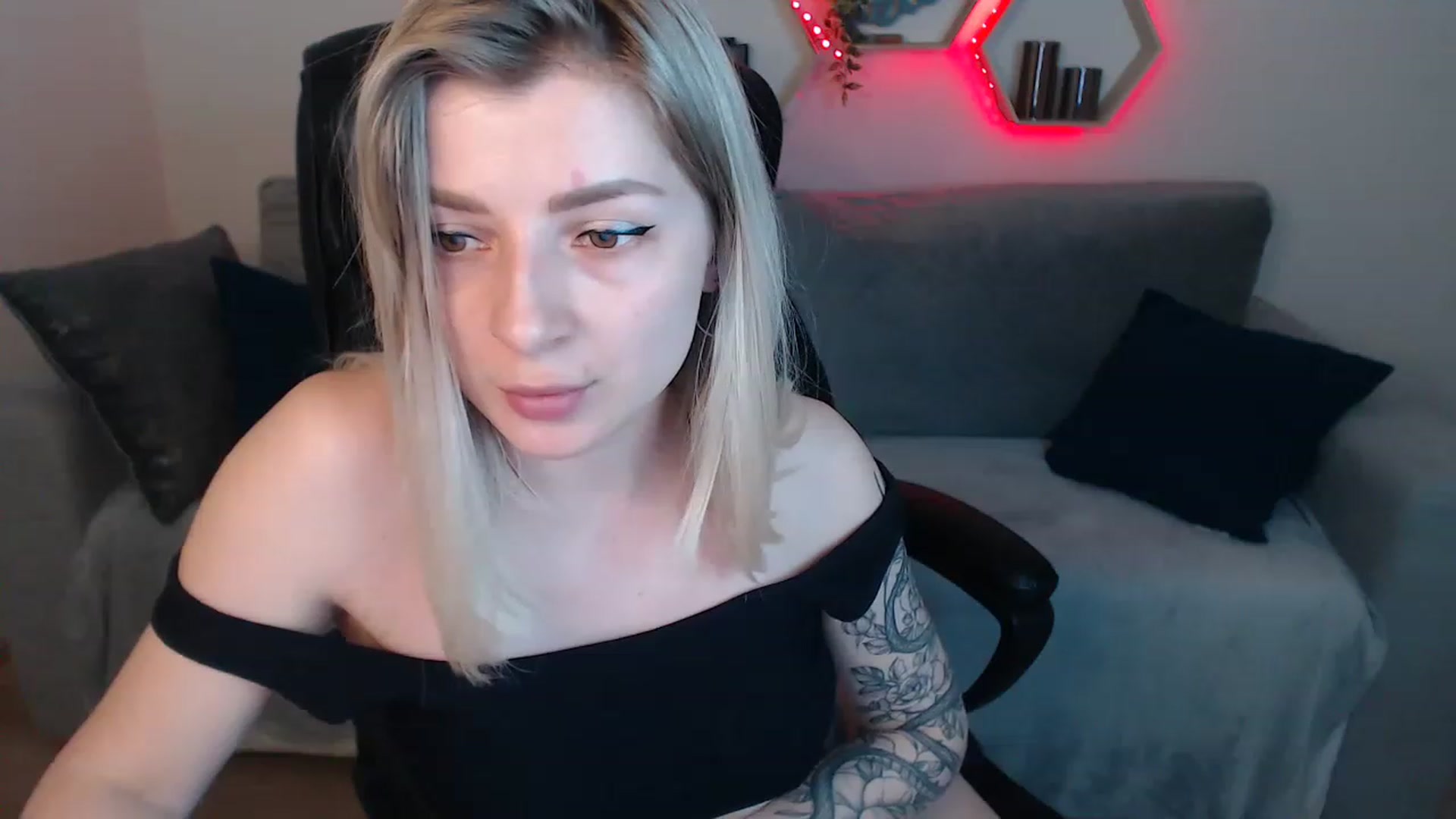 Gallery image thumbnail from NanaFox's myfreecams stream on, 06/10/2023, 11:41 image 16 of 20