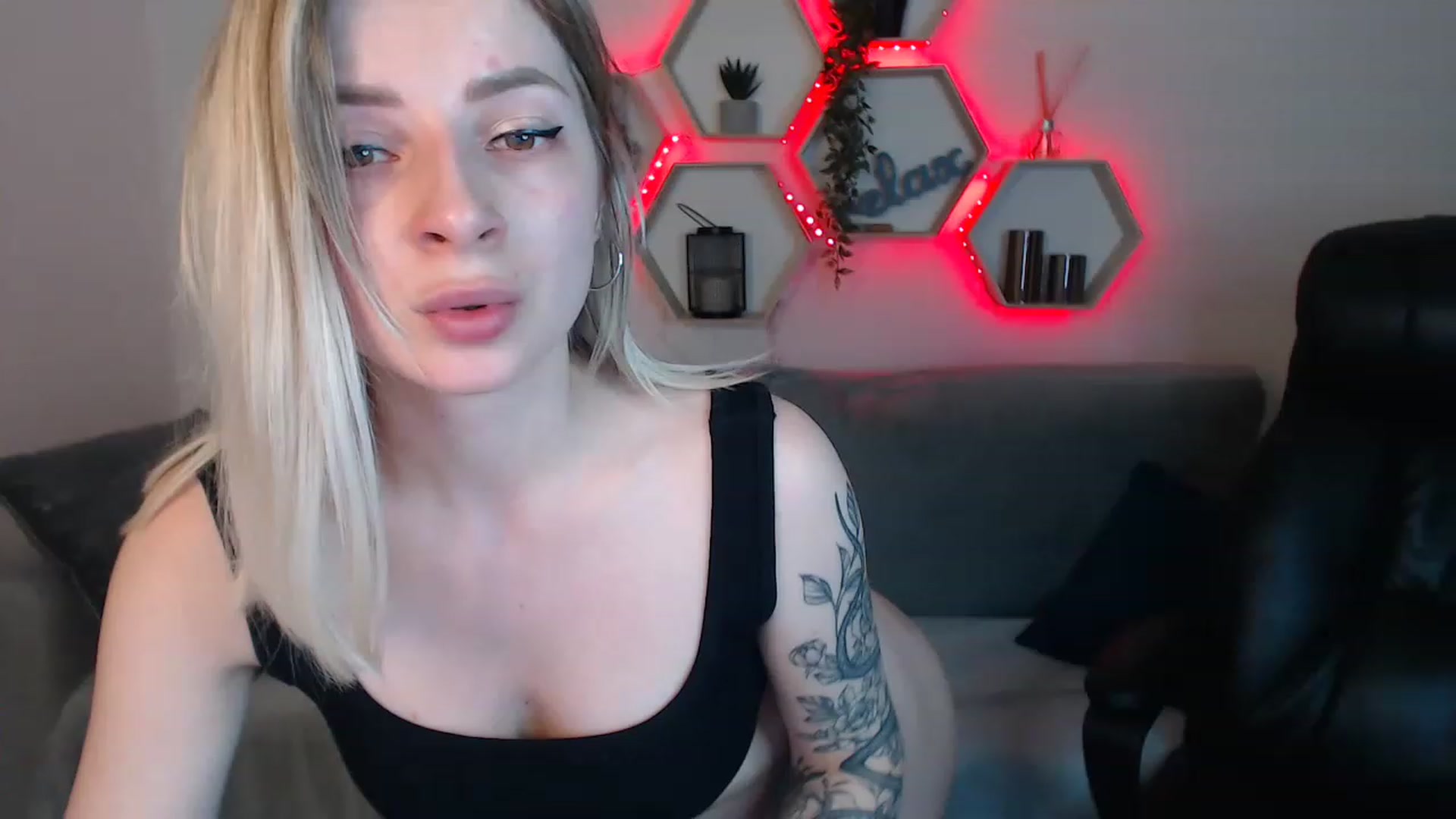 Gallery image thumbnail from NanaFox's myfreecams stream on, 06/10/2023, 13:03 image 16 of 20