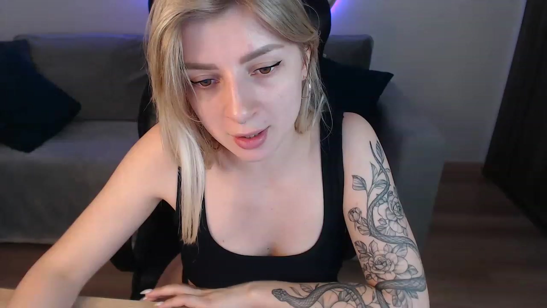 Gallery image thumbnail from NanaFox's myfreecams stream on, 06/14/2023, 09:52 image 20 of 20
