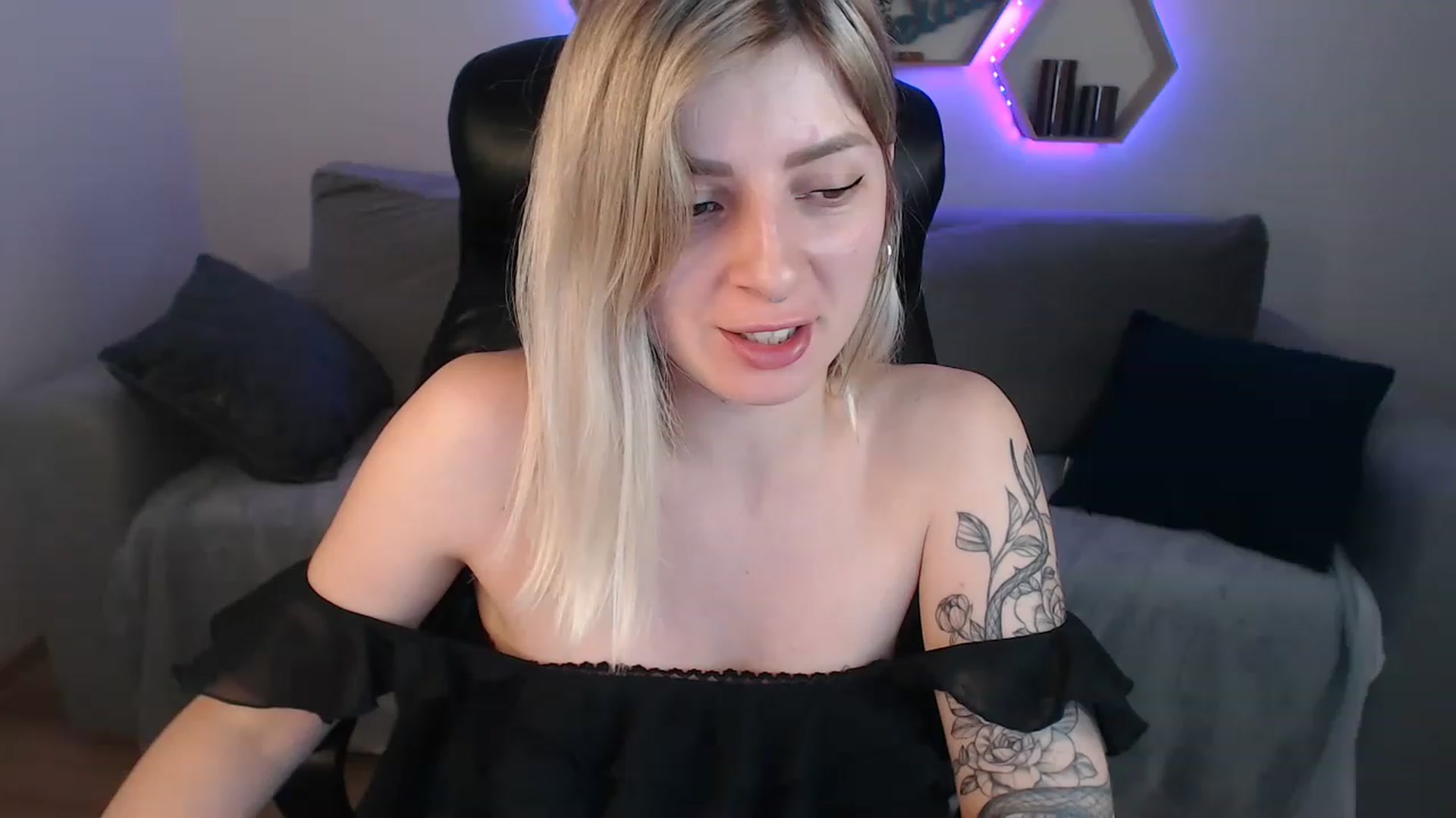 Gallery image thumbnail from NanaFox's myfreecams stream on, 06/15/2023, 12:52 image 18 of 20