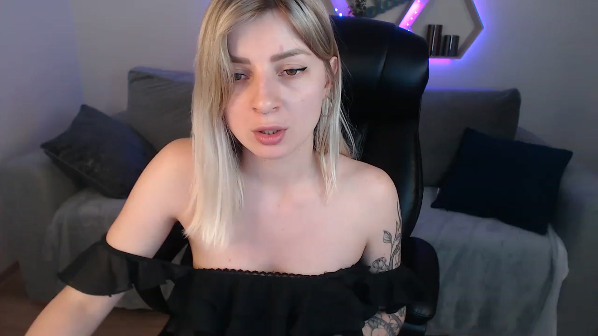 Gallery image thumbnail from NanaFox's myfreecams stream on, 06/15/2023, 12:52 image 20 of 20