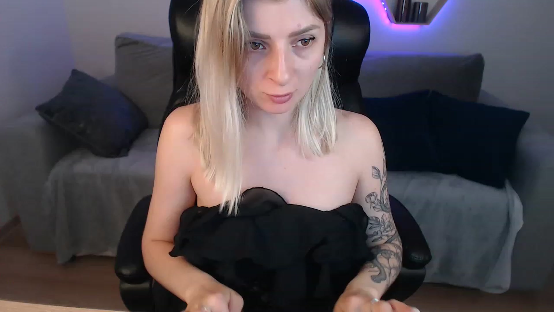 Gallery image thumbnail from NanaFox's myfreecams stream on, 06/15/2023, 13:24 image 5 of 20