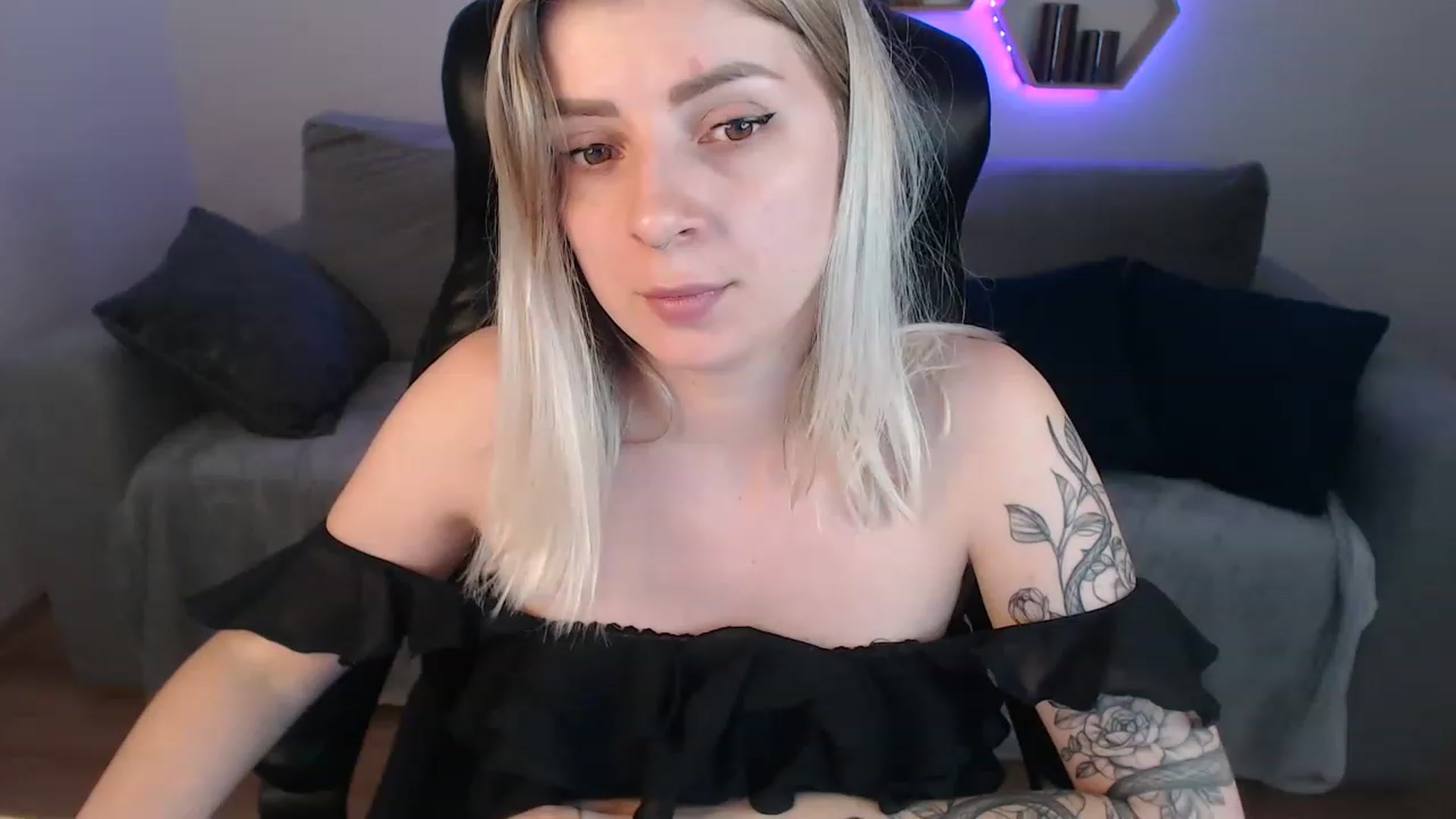 Gallery image thumbnail from NanaFox's myfreecams stream on, 06/15/2023, 13:24 image 15 of 20