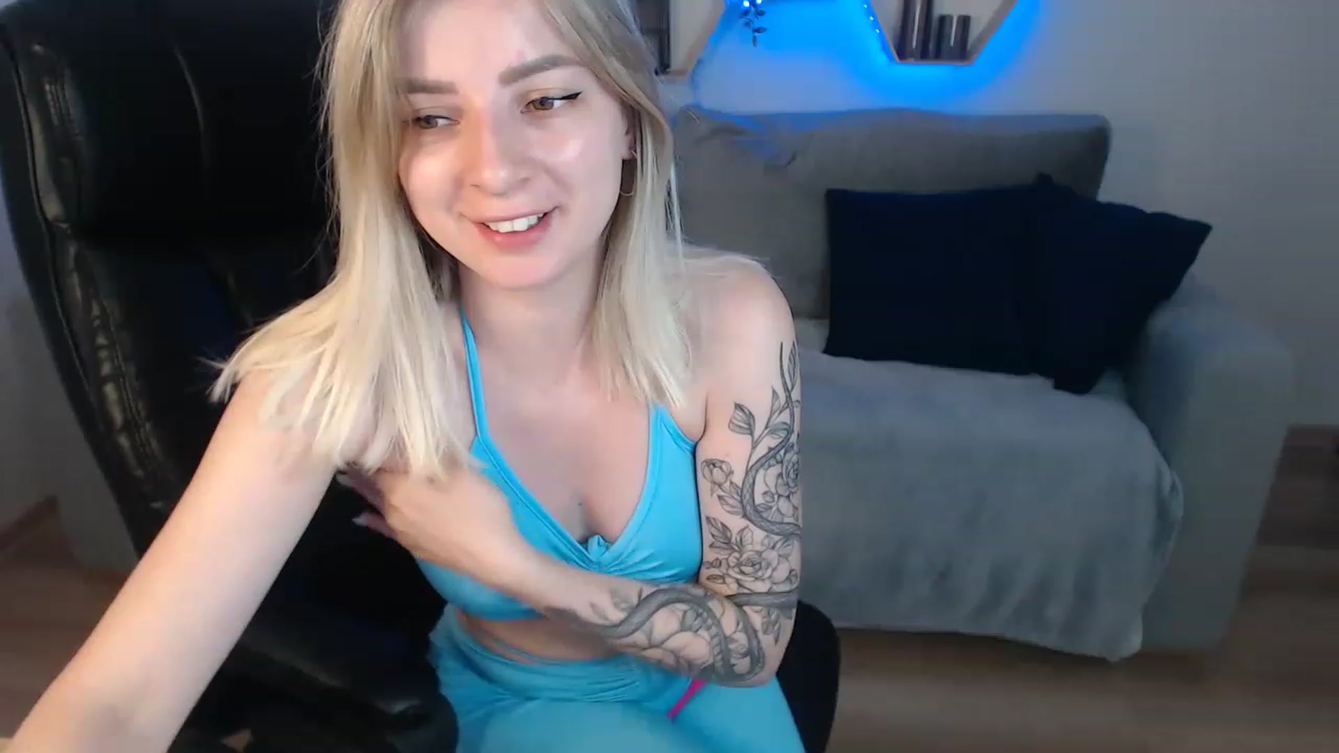 Gallery image thumbnail from NanaFox's myfreecams stream on, 06/17/2023, 09:42 image 14 of 20