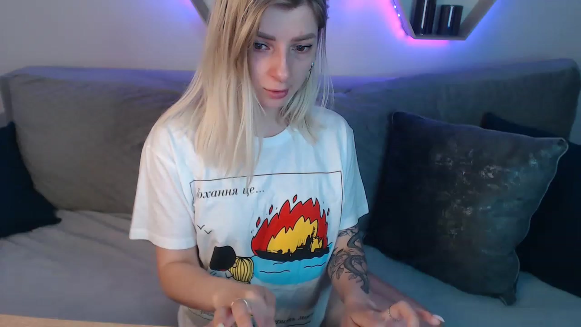 Gallery image thumbnail from NanaFox's myfreecams stream on, 06/25/2023, 10:14 image 9 of 20