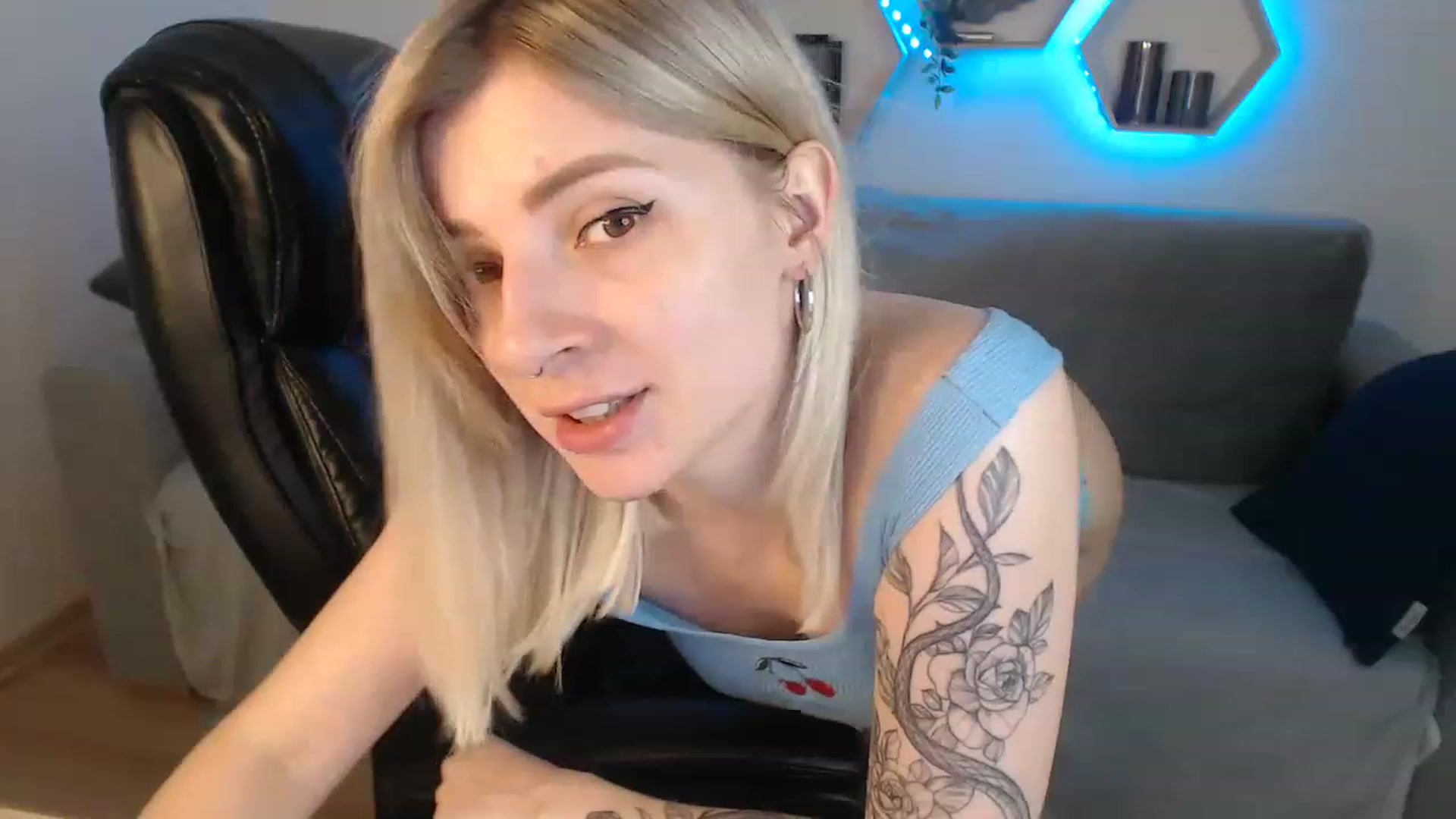Gallery image thumbnail from NanaFox's myfreecams stream on, 06/28/2023, 09:18 image 15 of 20