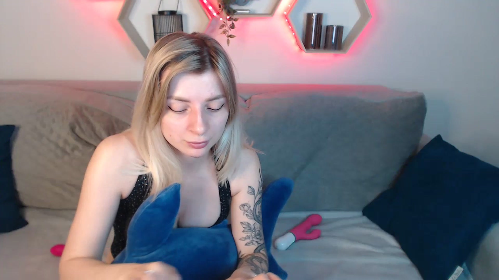 Gallery image thumbnail from NanaFox's myfreecams stream on, 06/29/2023, 13:29 image 5 of 20