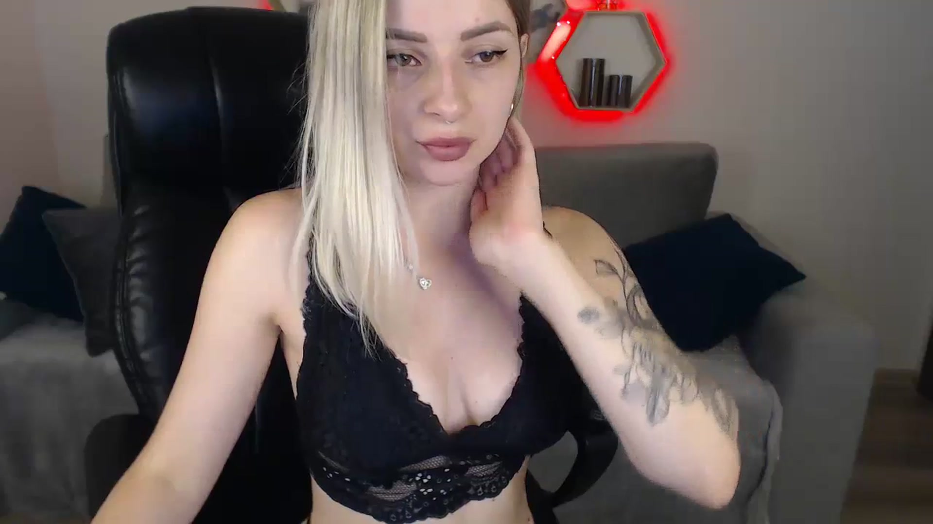 Gallery image thumbnail from NanaFox's myfreecams stream on, 07/23/2023, 11:36 image 20 of 20