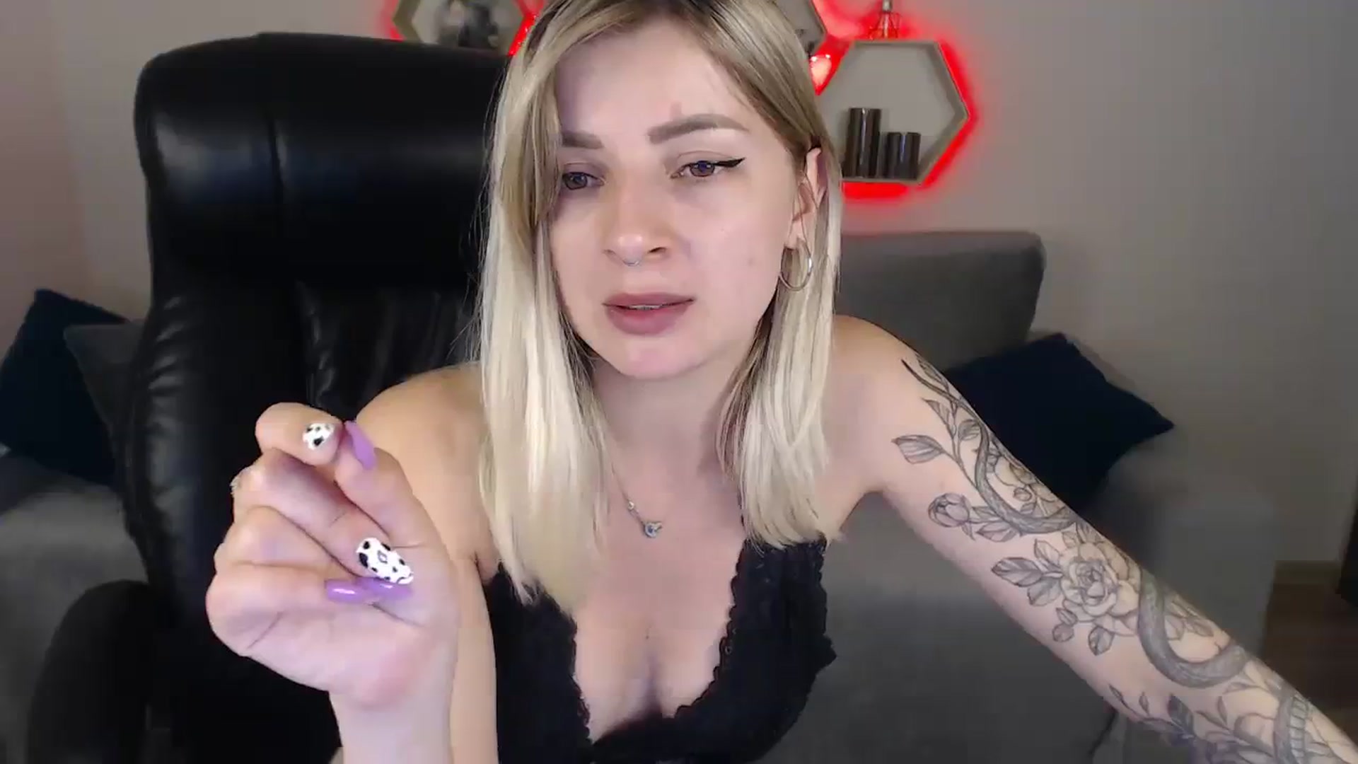 Gallery image thumbnail from NanaFox's myfreecams stream on, 07/23/2023, 12:39 image 7 of 20