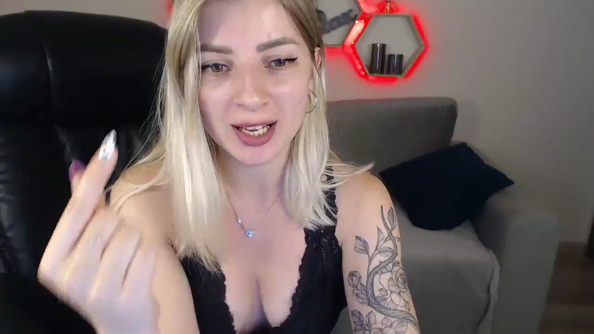 Gallery image thumbnail from NanaFox's myfreecams stream on, 07/23/2023, 12:39 image 5 of 20