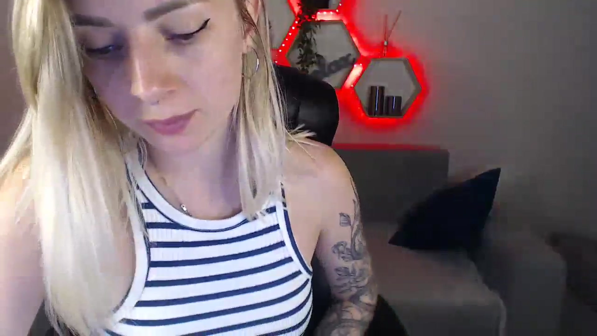 Gallery image thumbnail from NanaFox's myfreecams stream on, 07/23/2023, 13:12 image 15 of 20