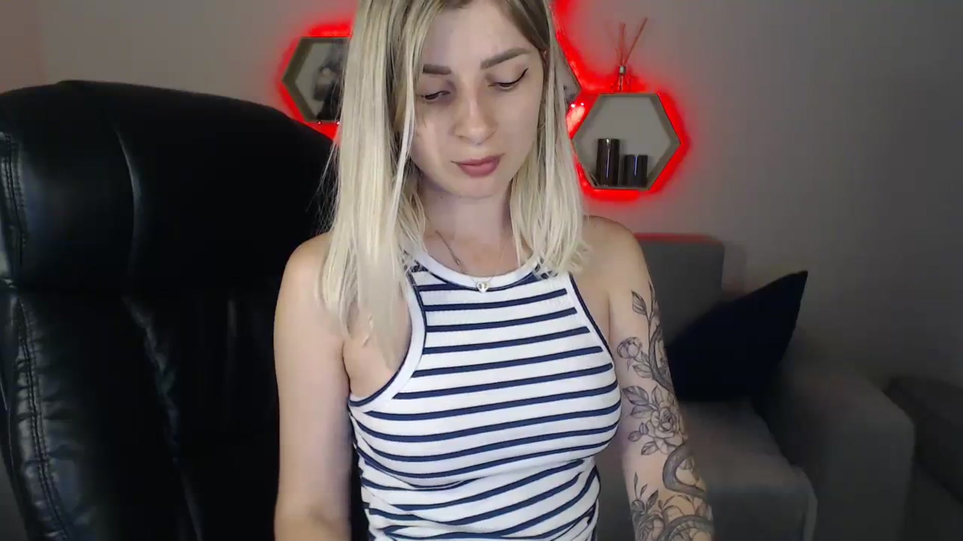 Gallery image thumbnail from NanaFox's myfreecams stream on, 07/23/2023, 13:12 image 8 of 20