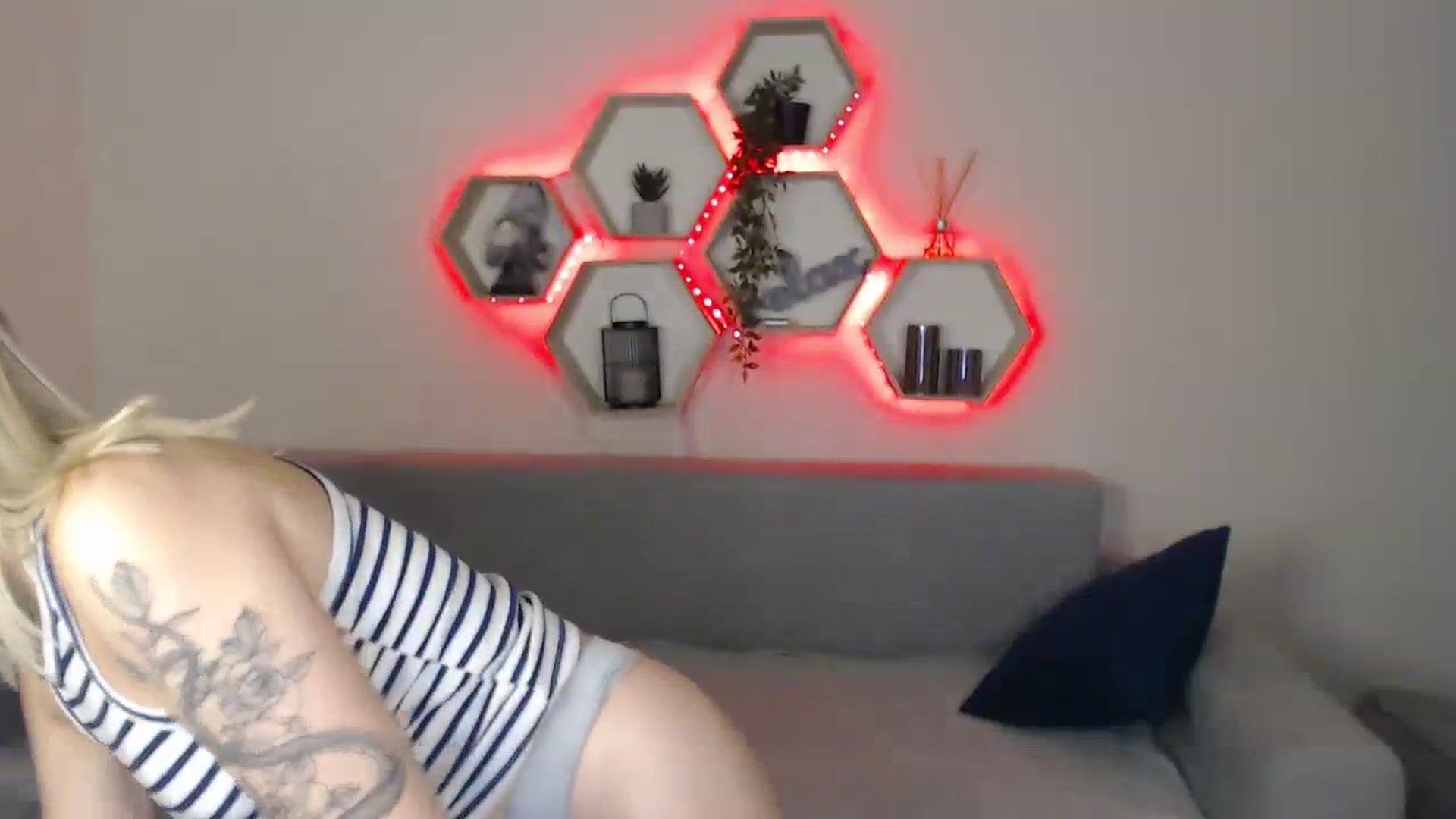 Gallery image thumbnail from NanaFox's myfreecams stream on, 07/23/2023, 13:12 image 7 of 20