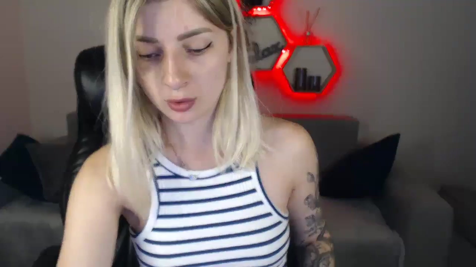 Gallery image thumbnail from NanaFox's myfreecams stream on, 07/23/2023, 13:12 image 9 of 20