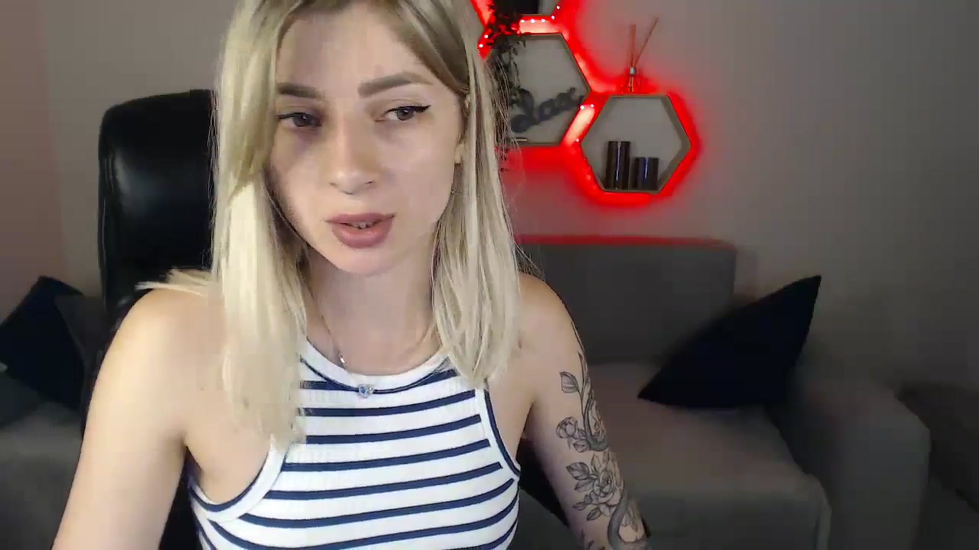 Gallery image thumbnail from NanaFox's myfreecams stream on, 07/23/2023, 13:12 image 11 of 20