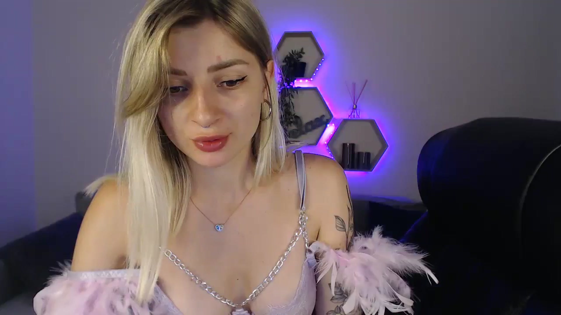 Gallery image thumbnail from NanaFox's myfreecams stream on, 07/25/2023, 12:52 image 19 of 20