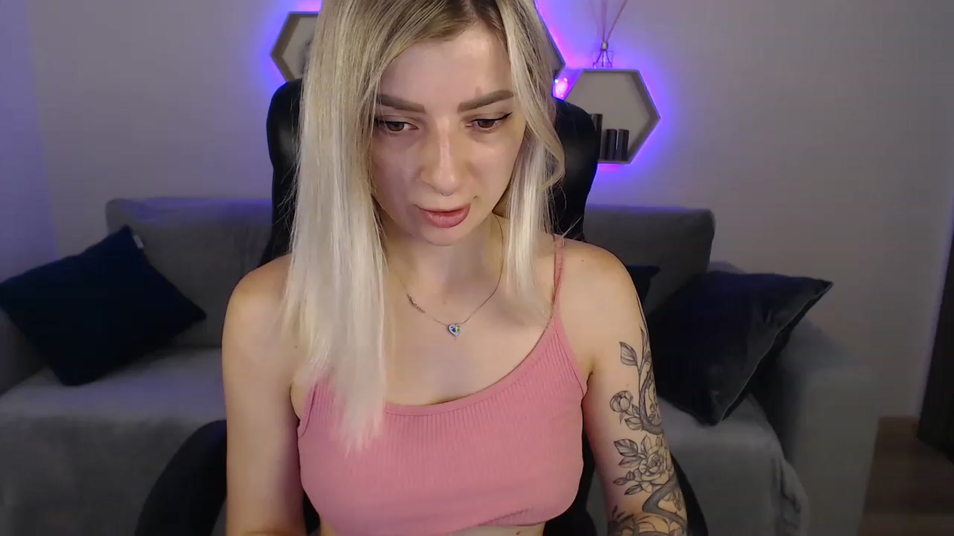 Gallery image thumbnail from NanaFox's myfreecams stream on, 07/27/2023, 09:41 image 4 of 20