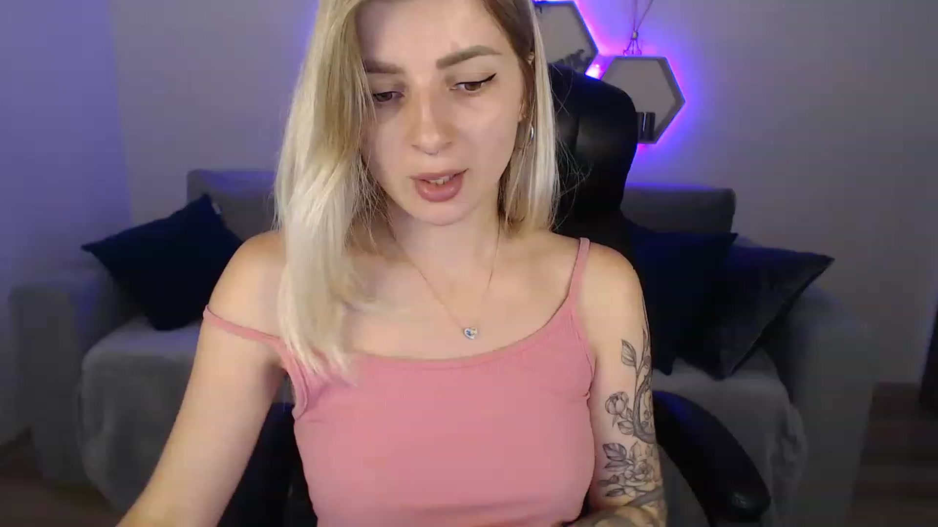 Gallery image thumbnail from NanaFox's myfreecams stream on, 07/27/2023, 11:55 image 3 of 20