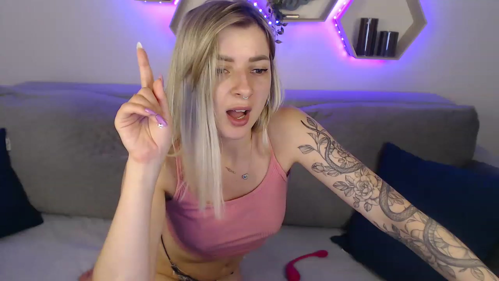 Gallery image thumbnail from NanaFox's myfreecams stream on, 07/27/2023, 13:17 image 9 of 20