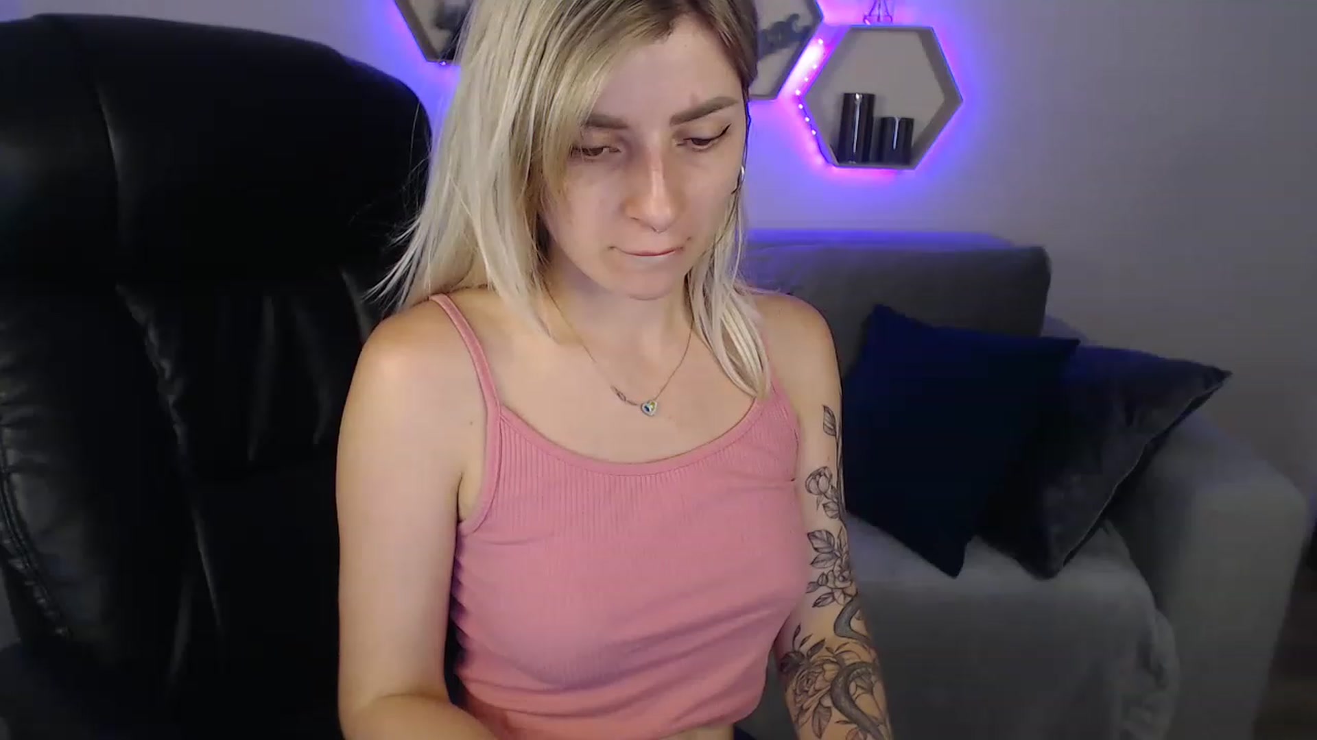 Gallery image thumbnail from NanaFox's myfreecams stream on, 07/27/2023, 13:43 image 9 of 20