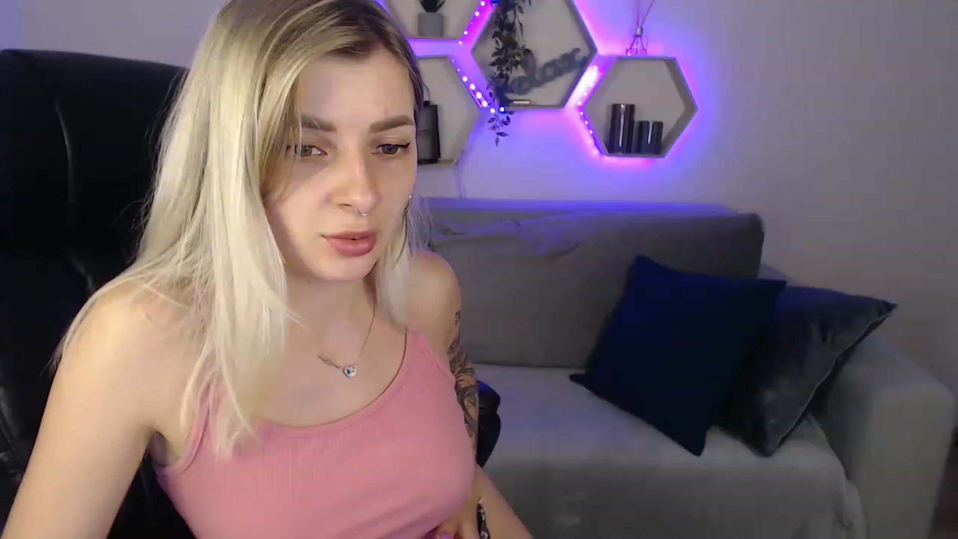Gallery image thumbnail from NanaFox's myfreecams stream on, 07/27/2023, 13:43 image 19 of 20