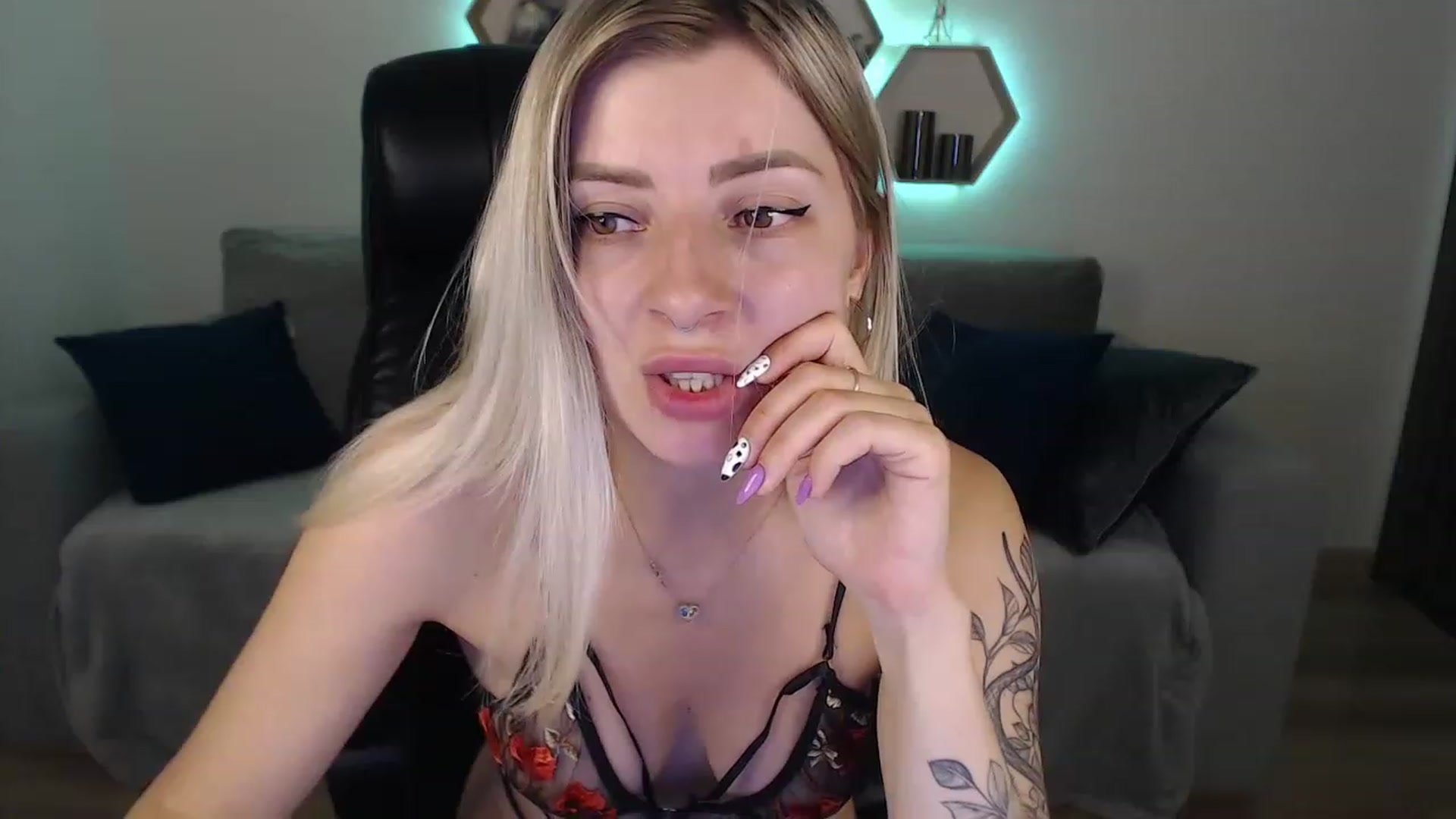 Gallery image thumbnail from NanaFox's myfreecams stream on, 07/28/2023, 09:58 image 18 of 20