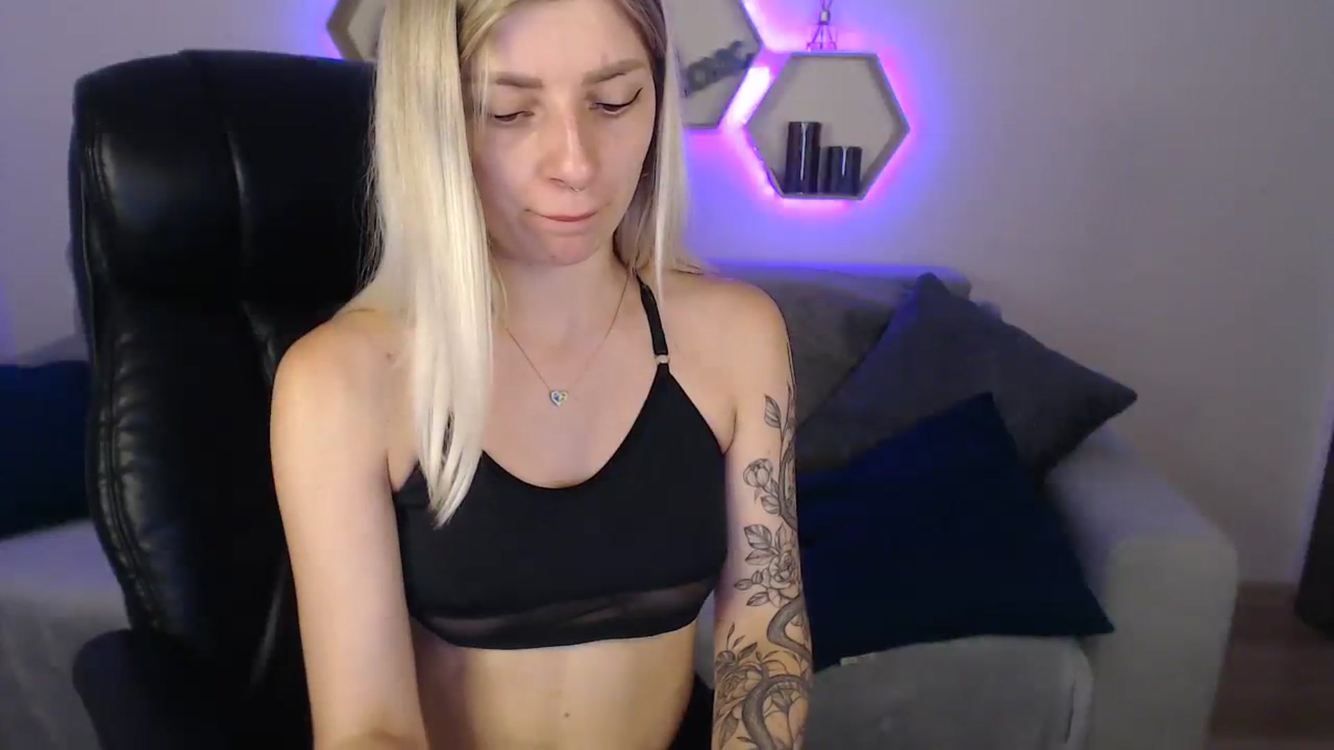 Gallery image thumbnail from NanaFox's myfreecams stream on, 07/29/2023, 09:42 image 11 of 20