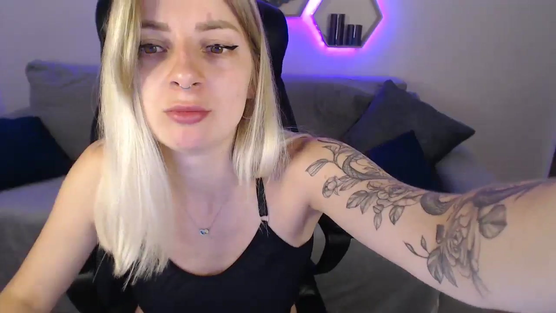 Gallery image thumbnail from NanaFox's myfreecams stream on, 07/29/2023, 09:42 image 8 of 20