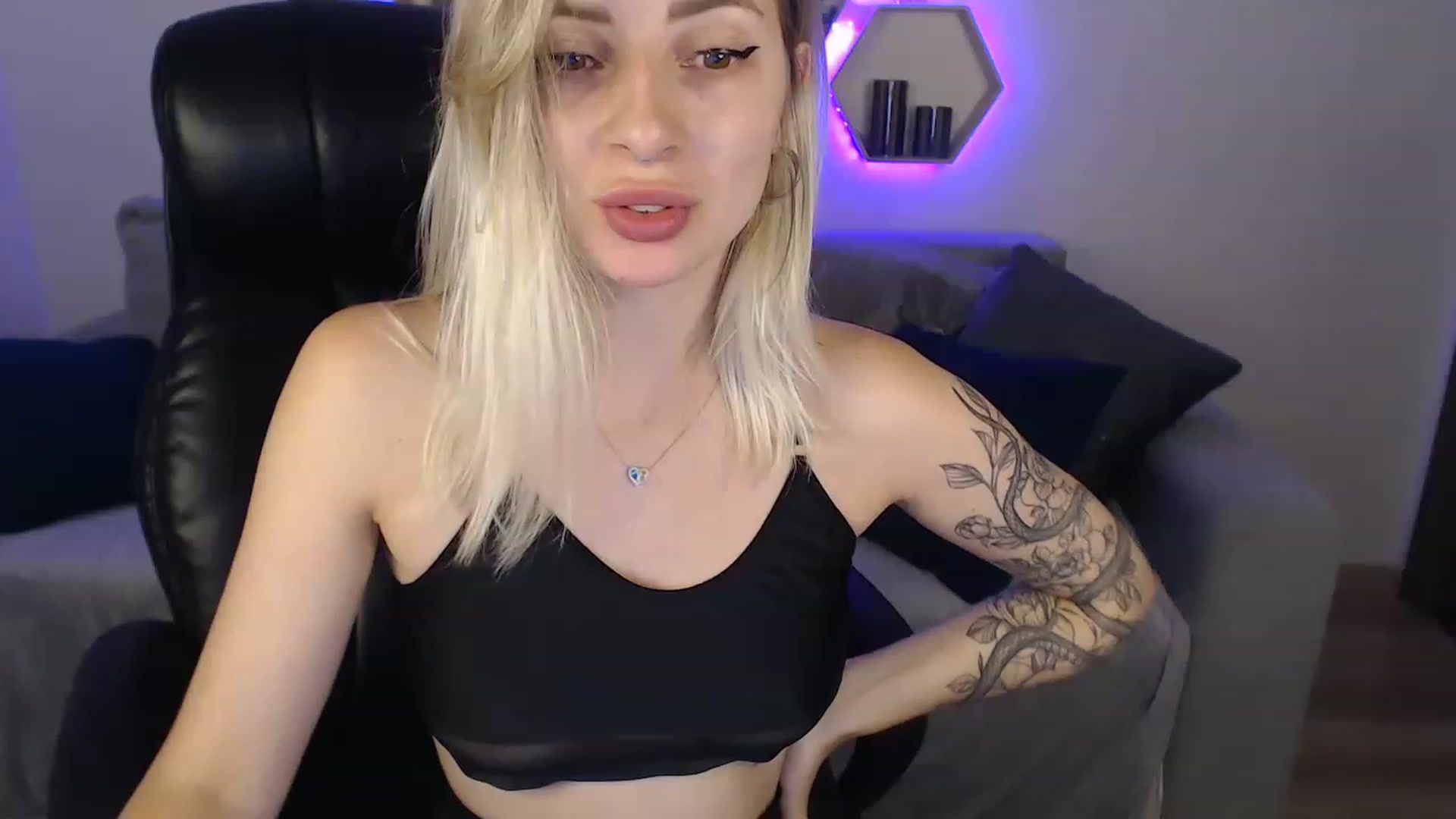 Gallery image thumbnail from NanaFox's myfreecams stream on, 07/29/2023, 13:50 image 15 of 20