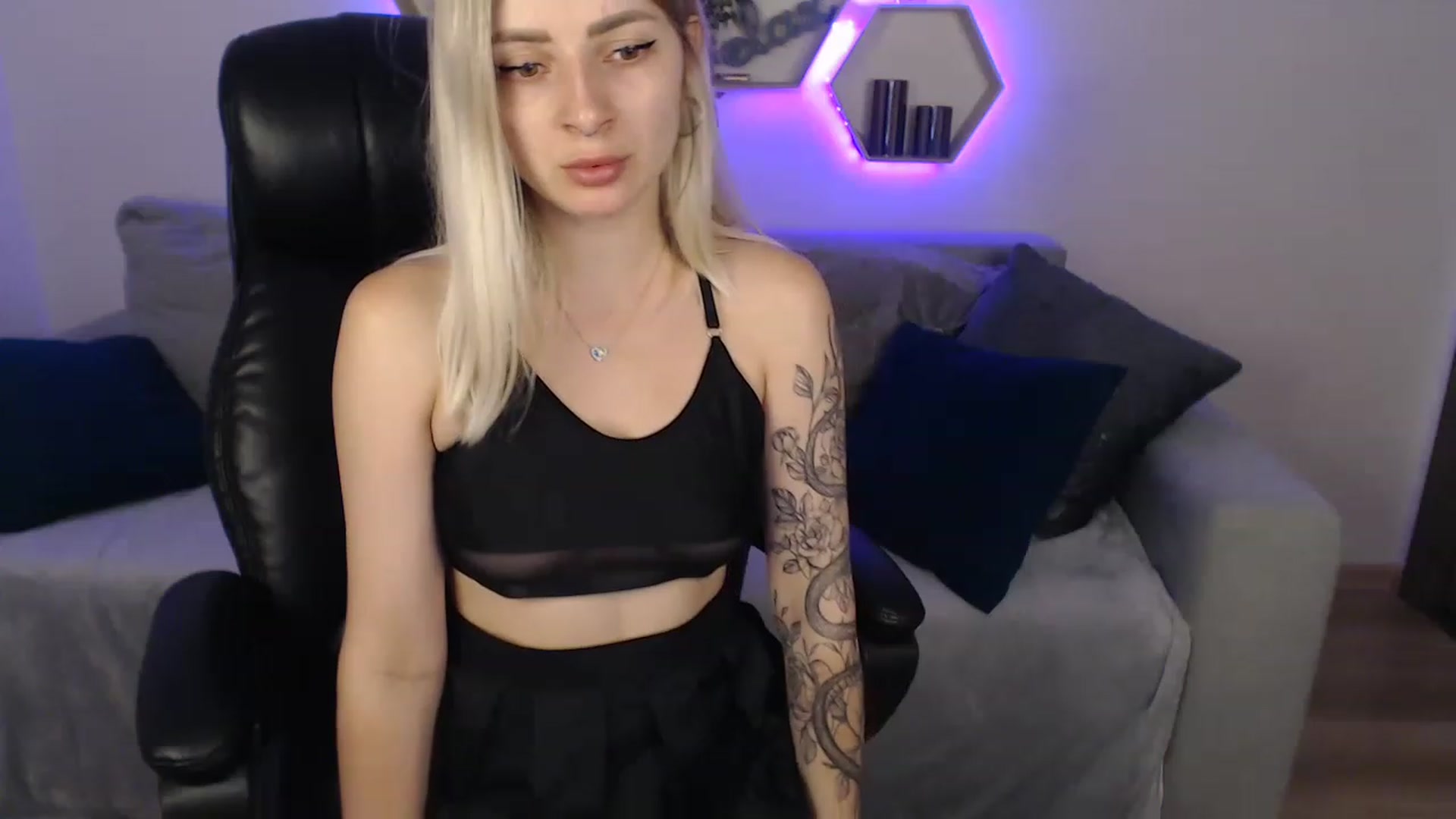 Gallery image thumbnail from NanaFox's myfreecams stream on, 07/29/2023, 13:50 image 4 of 20