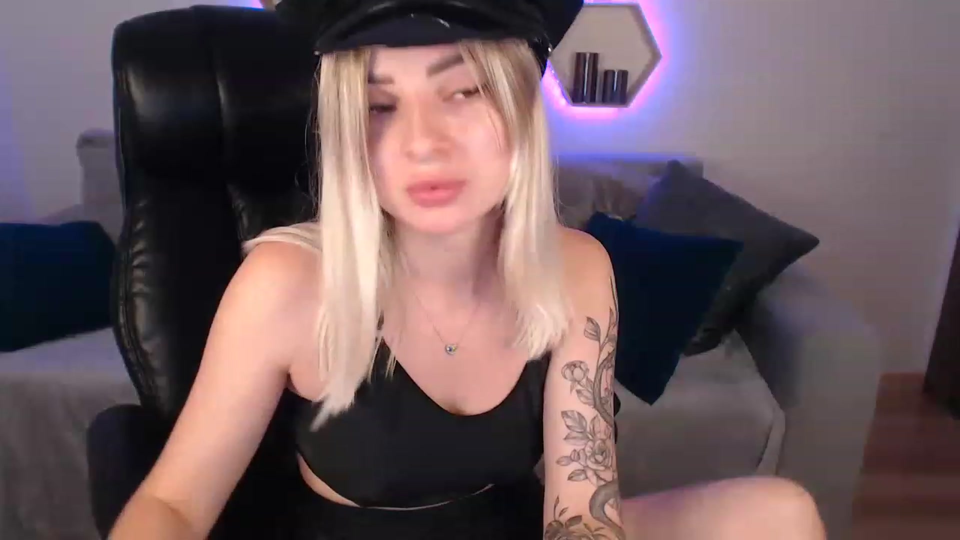 Gallery image thumbnail from NanaFox's myfreecams stream on, 07/29/2023, 13:50 image 2 of 20