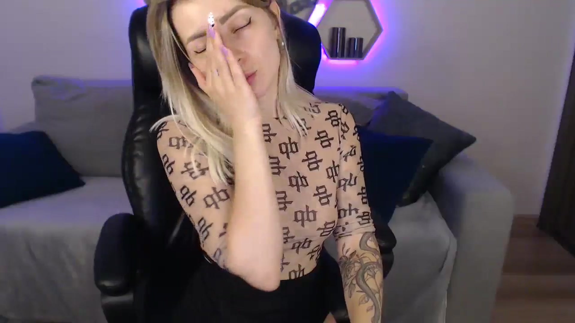 Gallery image thumbnail from NanaFox's myfreecams stream on, 07/30/2023, 09:43 image 4 of 20
