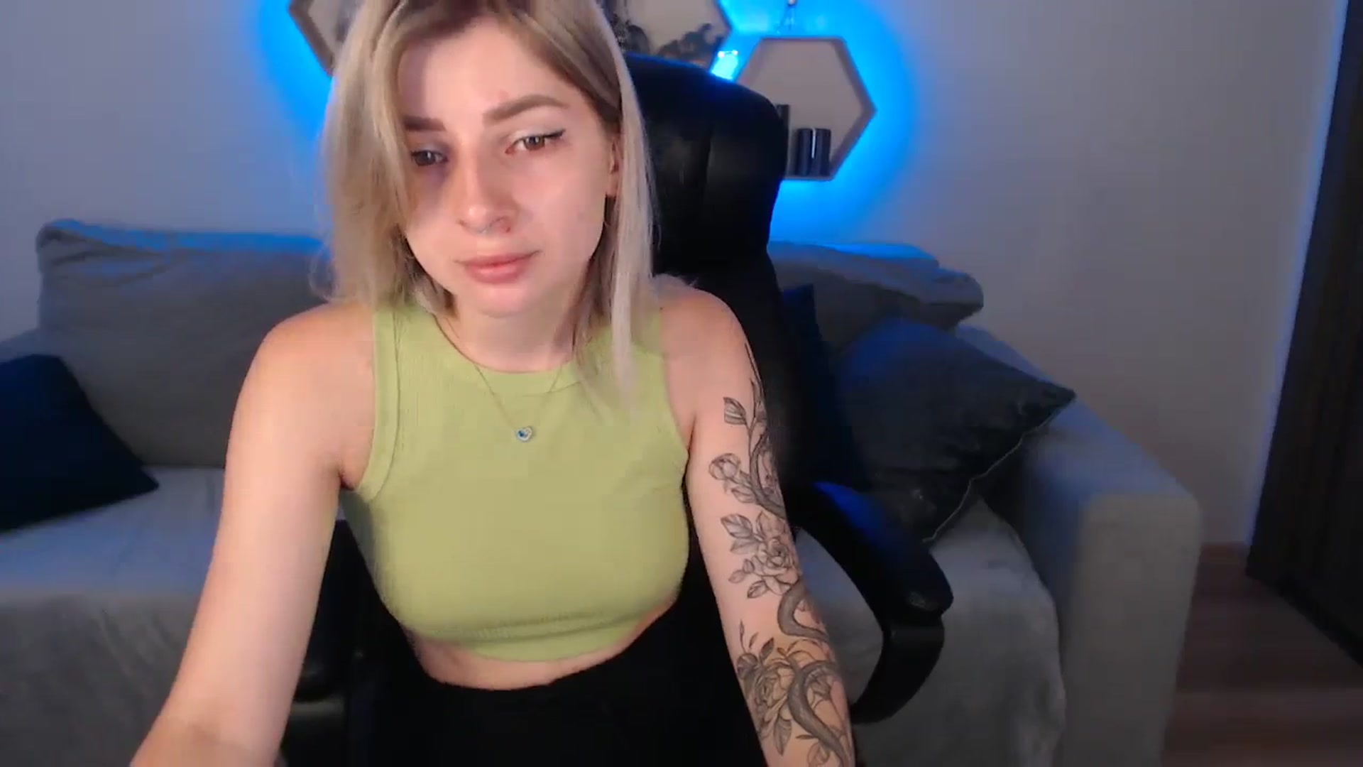 Gallery image thumbnail from NanaFox's myfreecams stream on, 07/31/2023, 08:52 image 14 of 20
