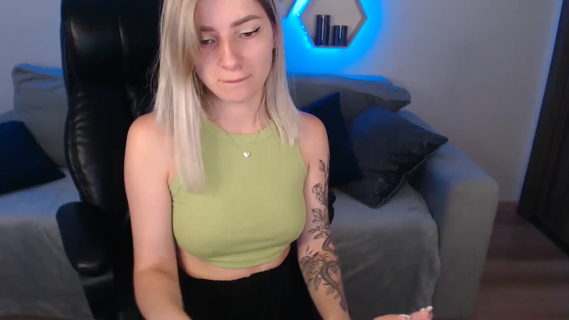 Gallery image thumbnail from NanaFox's myfreecams stream on, 07/31/2023, 08:52 image 12 of 20