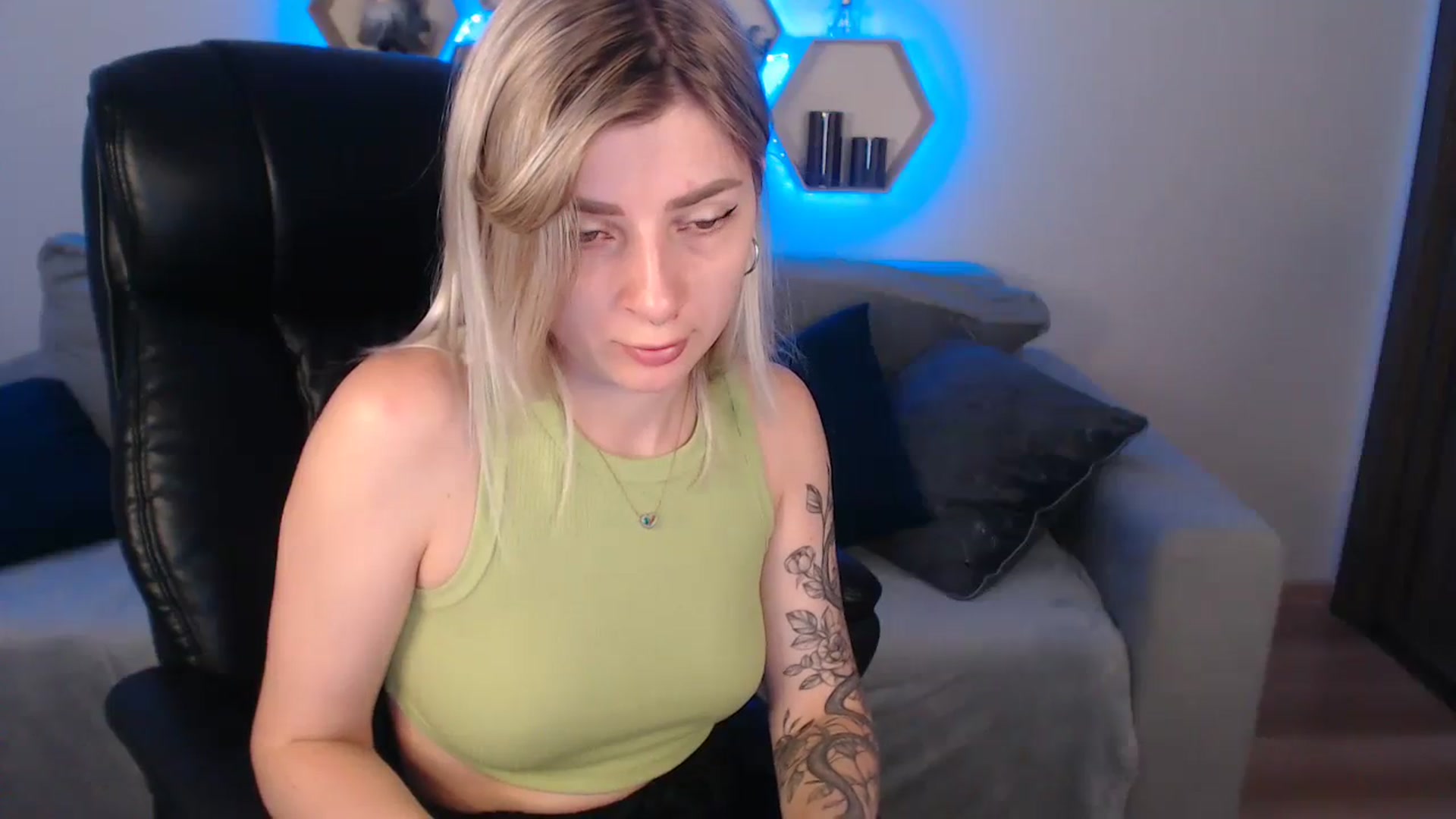 Gallery image thumbnail from NanaFox's myfreecams stream on, 07/31/2023, 08:52 image 18 of 20