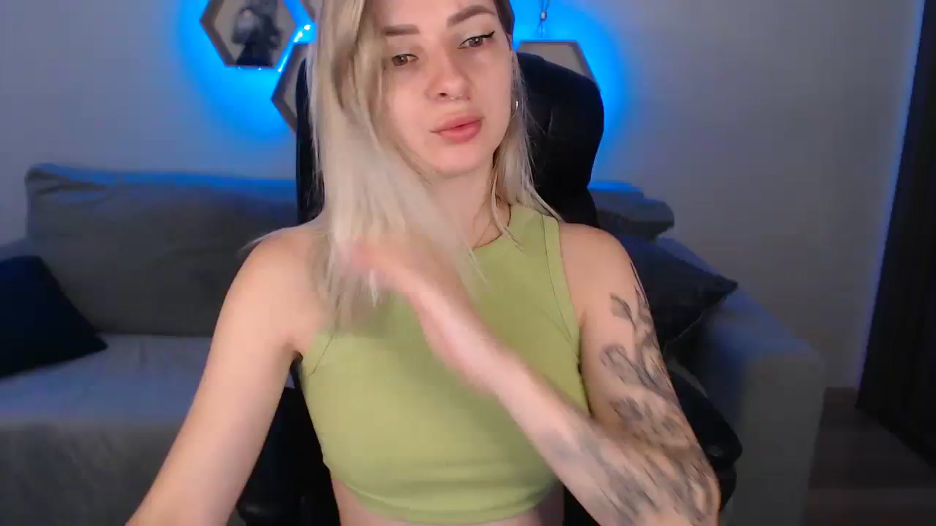 Gallery image thumbnail from NanaFox's myfreecams stream on, 07/31/2023, 08:52 image 7 of 20