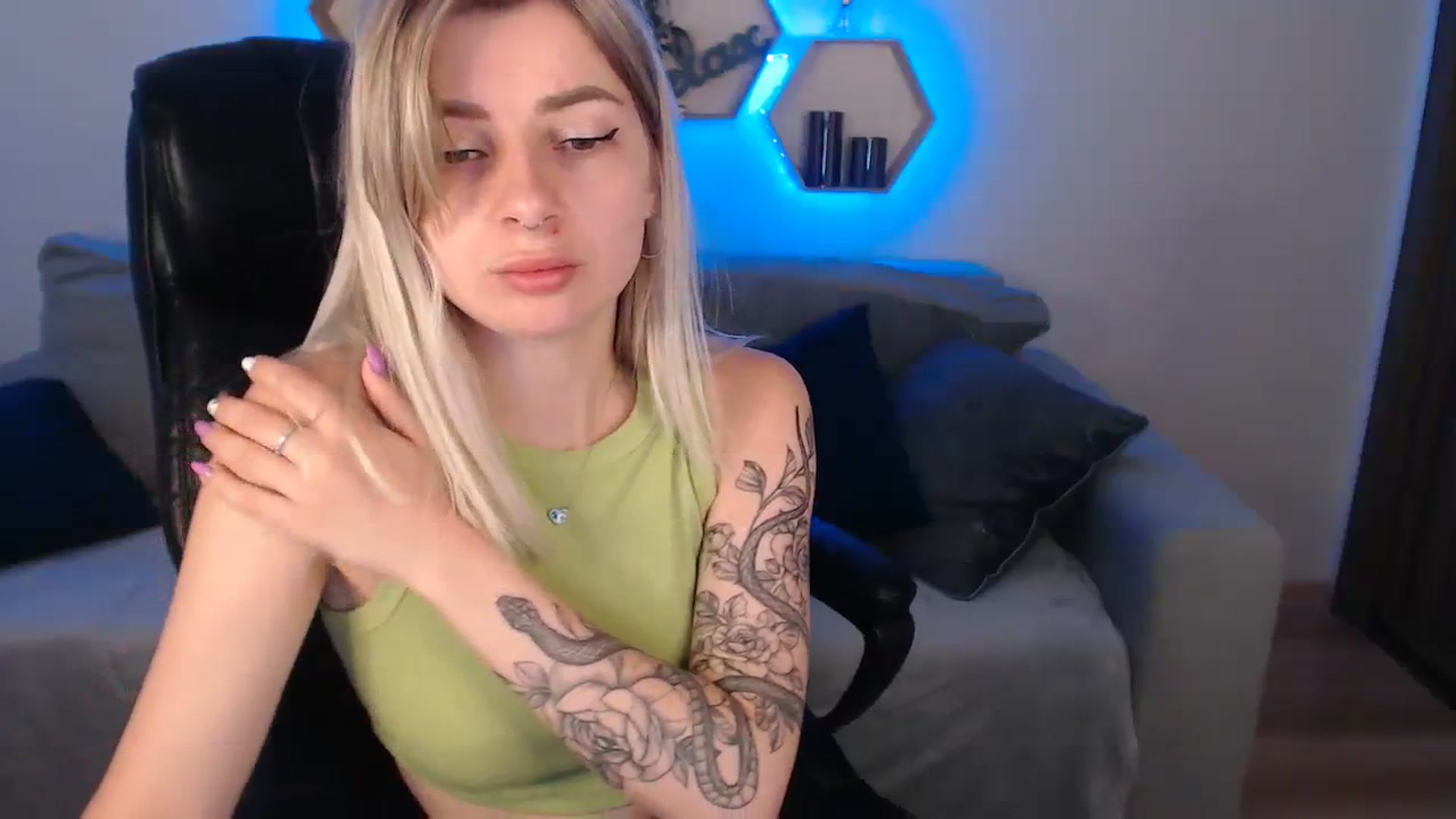 Gallery image thumbnail from NanaFox's myfreecams stream on, 07/31/2023, 08:52 image 16 of 20