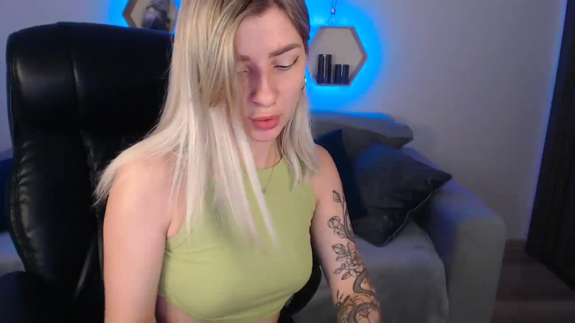 Gallery image thumbnail from NanaFox's myfreecams stream on, 07/31/2023, 08:52 image 4 of 20